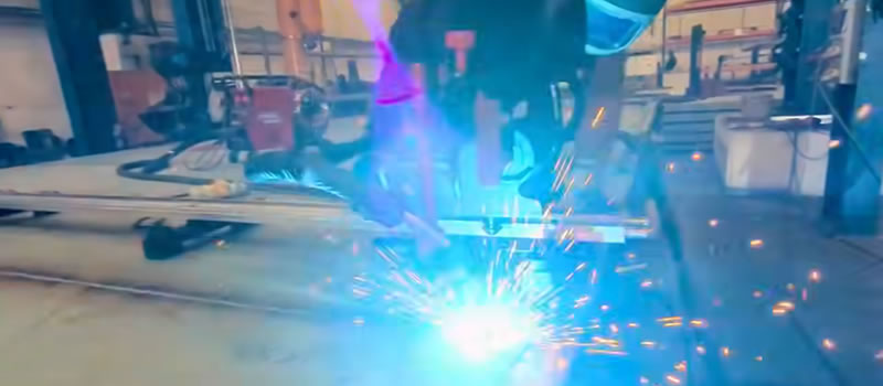 Sharing Success With The Rail Bull Welding Tractors & Rigid Track