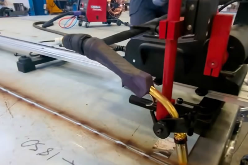 Sharing Success With The Rail Bull Welding Tractors & Rigid Track